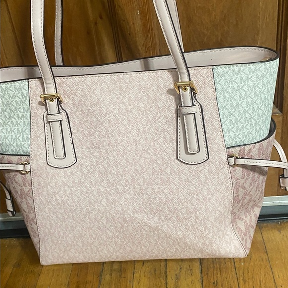Michael Kors Pink and Cream Signature Tote - Picture 3 of 9